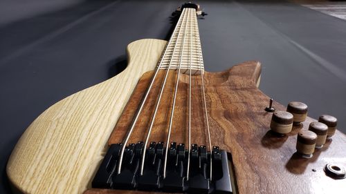 String-Thru klasse